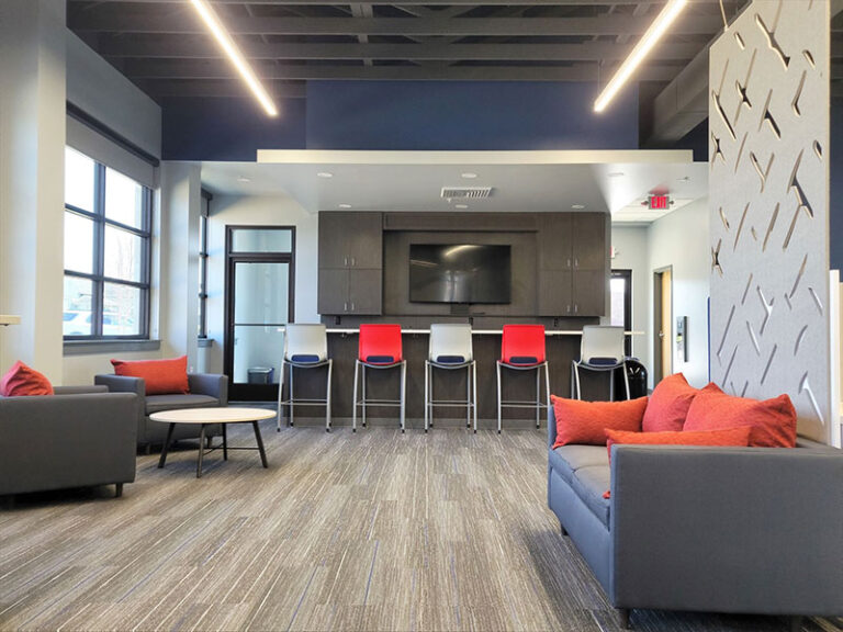 RE/MAX Evolved open workspace