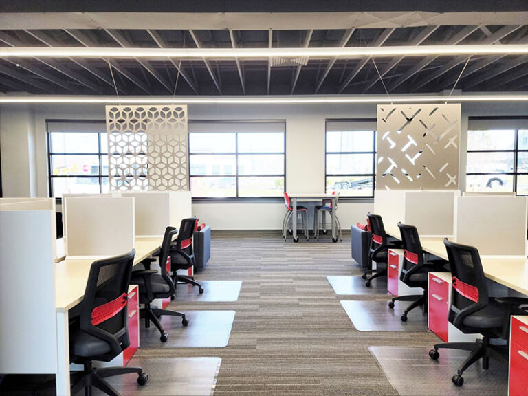 RE/MAX Evolved workstations
